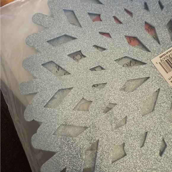 NWT St. Nicholas Square LIGHT BLUE Snowflake Placemat.  SET OF 12. - Picture 5 of 5